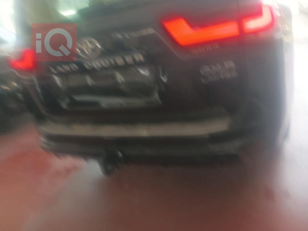 تۆیۆتا لاند کروزەر